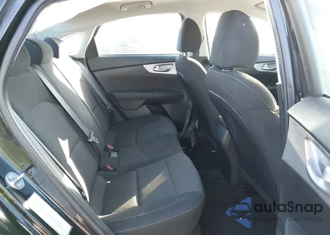 2024 Kia Forte Lxs z USA, uszkodzony, nr VIN 3KPF24AD3RE769724